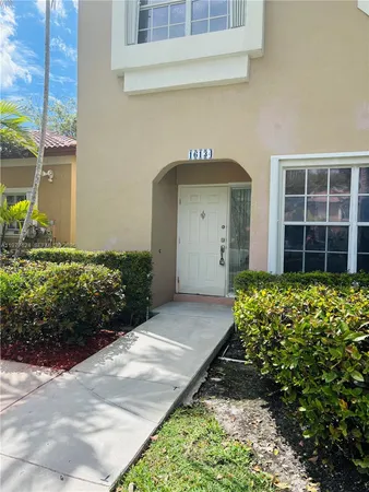$2,900 | 16134 Emerald Cove Road, Unit 16134, Weston, FL 33331