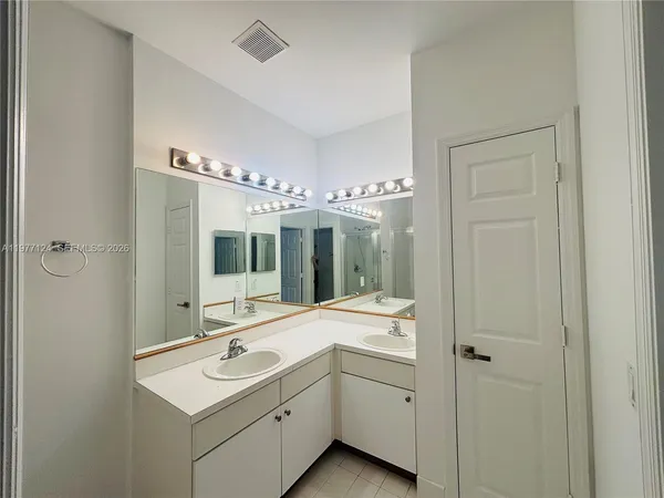 $2,900 | 16134 Emerald Cove Road, Unit 16134, Weston, FL 33331