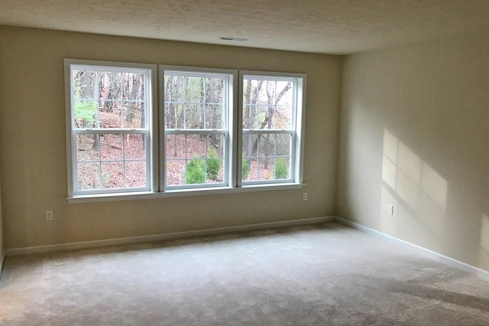 26 Truman Circle McKees Rocks, PA 15136 - Photo 2 of 3 Gallery Image 2