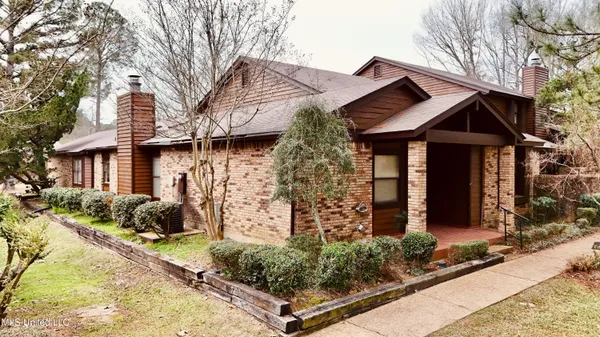 $236,000 | 52 Cascades Circle West, Clinton, MS 39056
