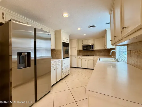 $236,000 | 52 Cascades Circle West, Clinton, MS 39056