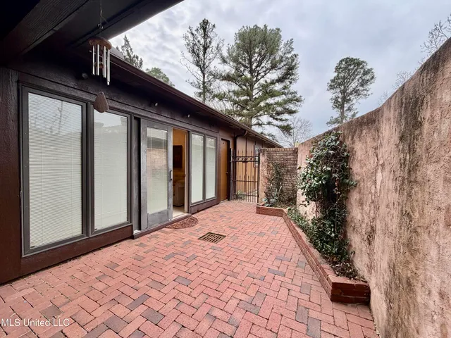 $236,000 | 52 Cascades Circle West, Clinton, MS 39056