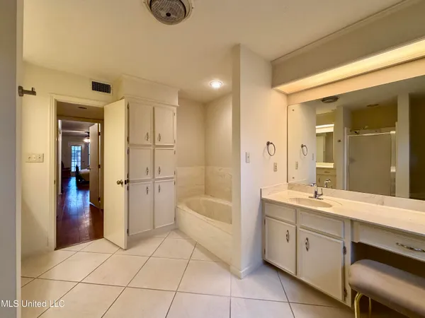$236,000 | 52 Cascades Circle West, Clinton, MS 39056