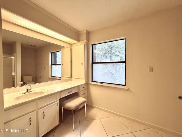 $236,000 | 52 Cascades Circle West, Clinton, MS 39056