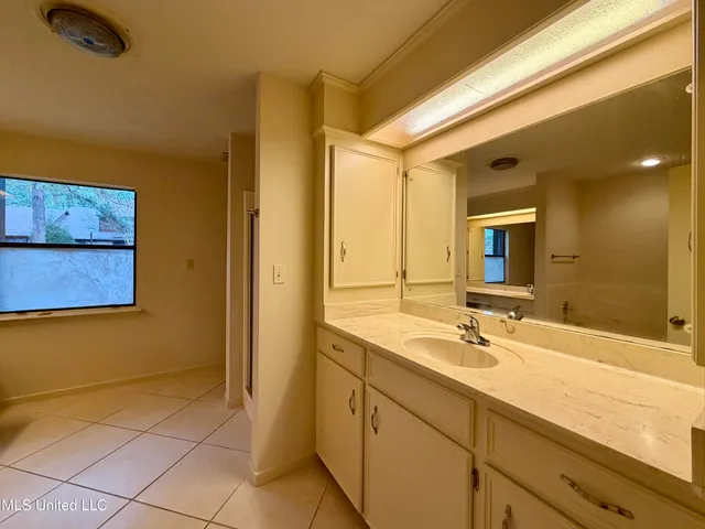 $236,000 | 52 Cascades Circle West, Clinton, MS 39056