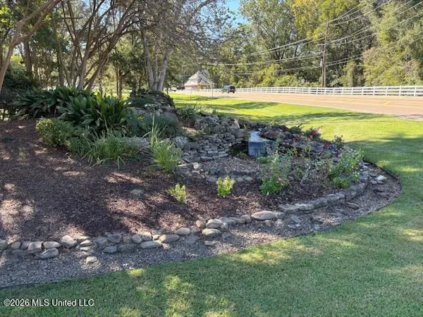 $236,000 | 52 Cascades Circle West, Clinton, MS 39056