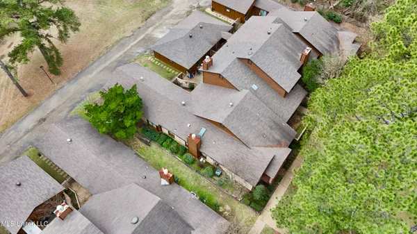 $236,000 | 52 Cascades Circle West, Clinton, MS 39056