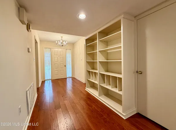 $236,000 | 52 Cascades Circle West, Clinton, MS 39056