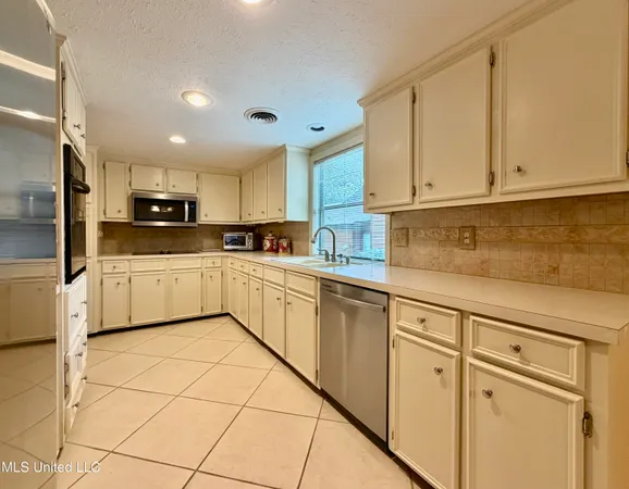 $236,000 | 52 Cascades Circle West, Clinton, MS 39056