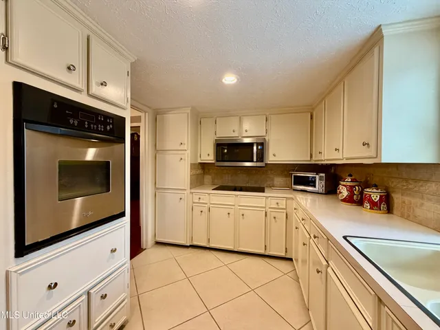 $236,000 | 52 Cascades Circle West, Clinton, MS 39056