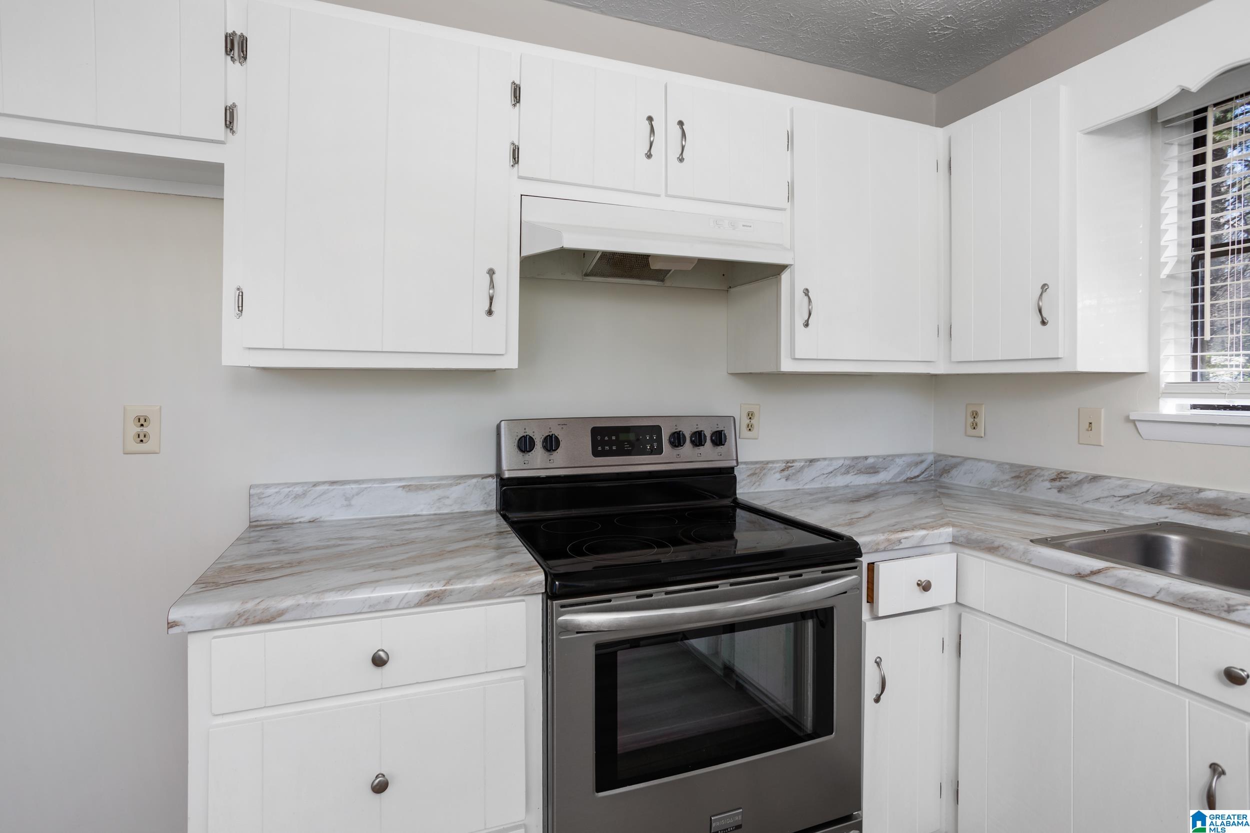 1502 Fillys Run Weaver, AL 36277 - Photo 12 of 32