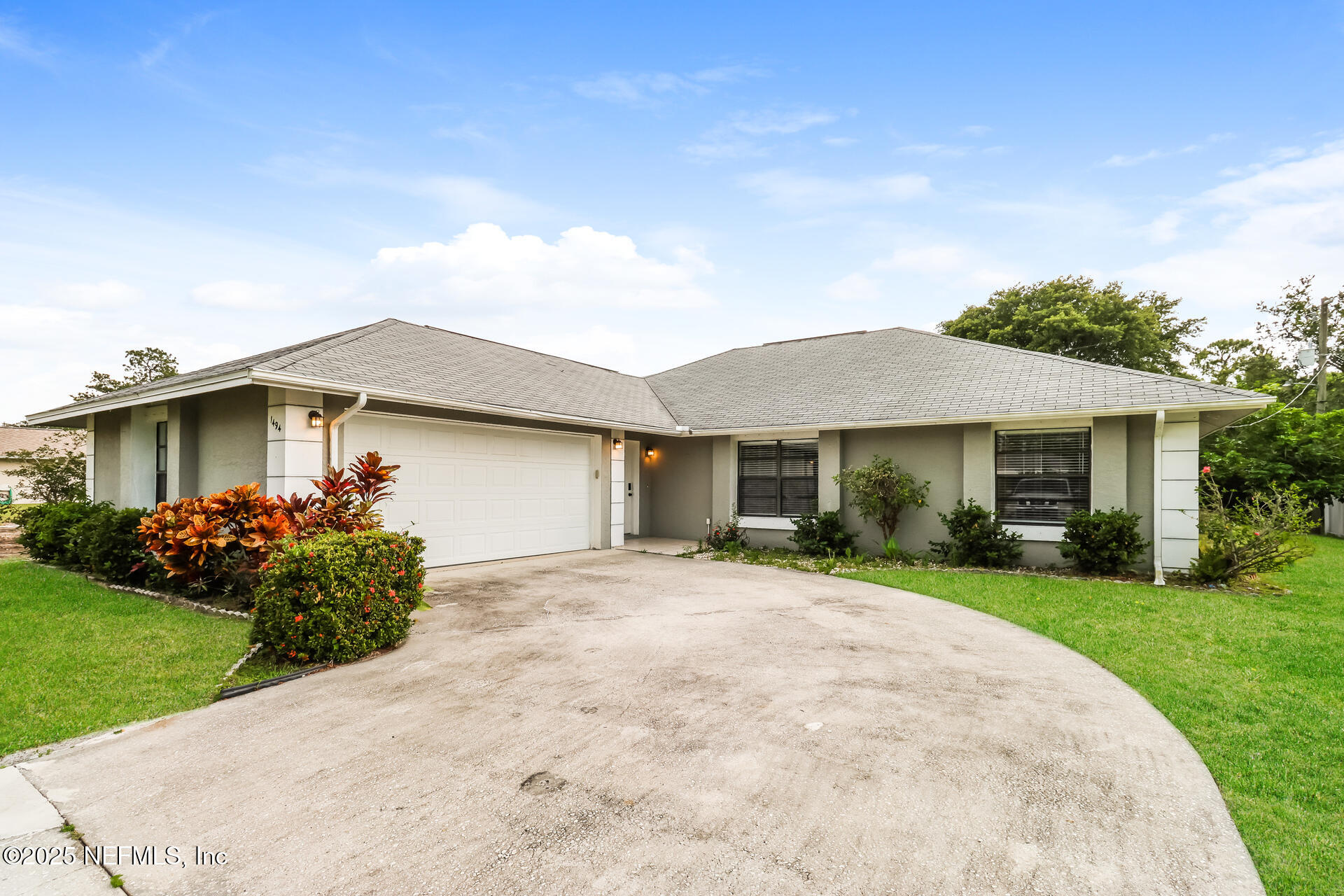 000-photo-front-view-14486287