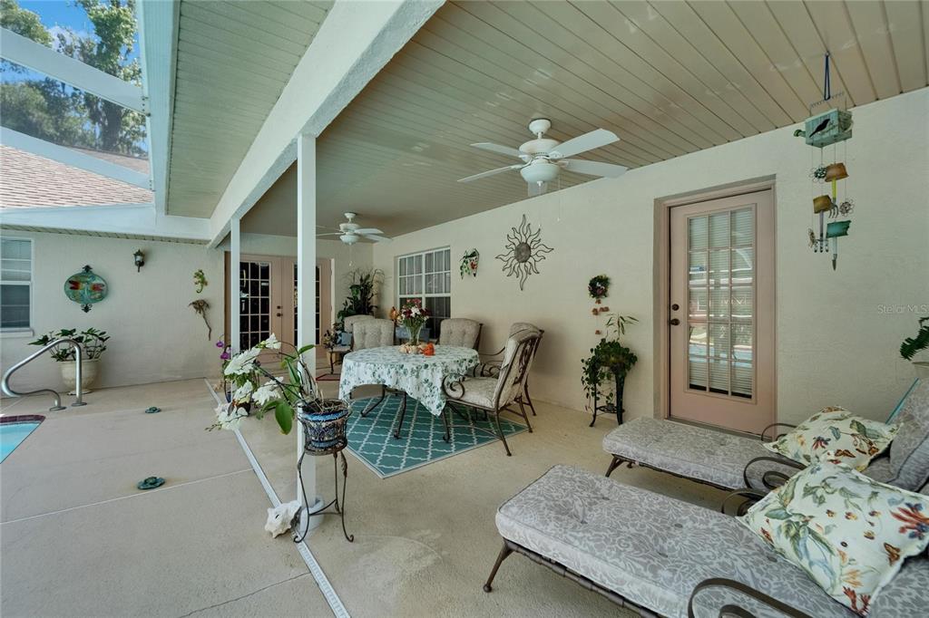 11120 Lu Wista Road Brooksville, FL 34601 - Photo 29 of 50 a living room with furniture