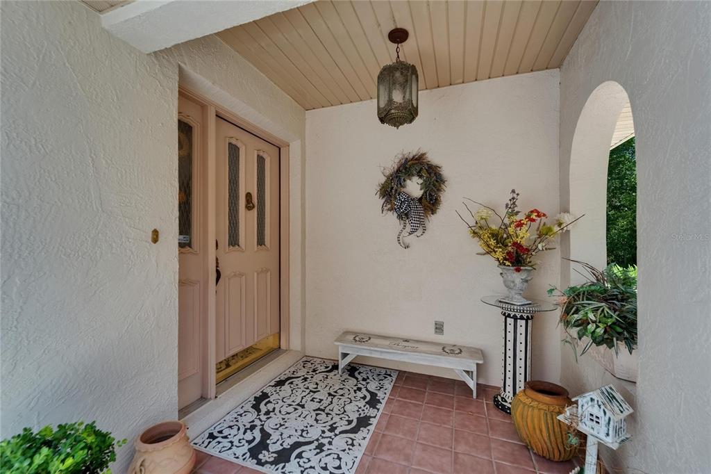 11120 Lu Wista Road Brooksville, FL 34601 - Photo 5 of 50 a view of bathroom with a potted plant