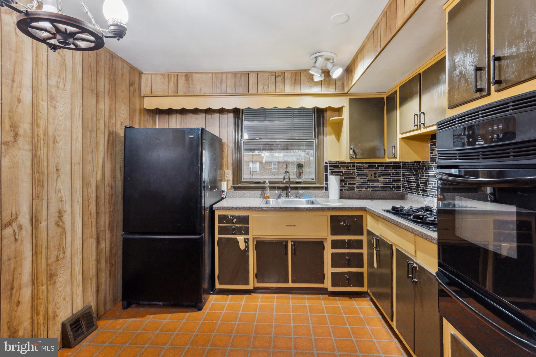 601 Colebrook Road Philadelphia, PA 19115 - Photo 7 of 25