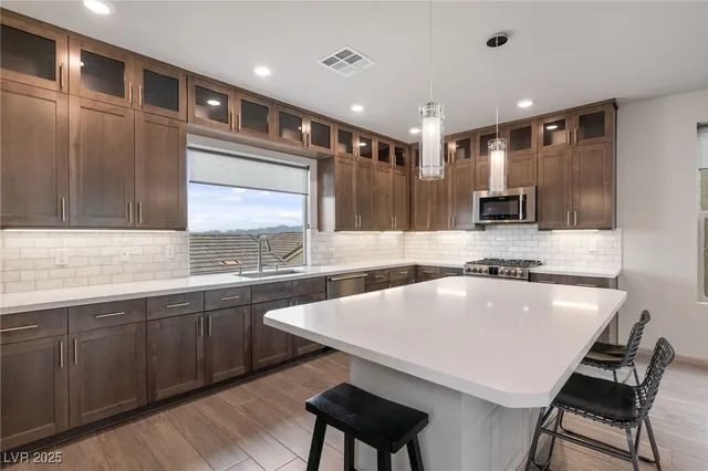 $2,833 | 8176 Caldera Creek Street, Las Vegas, NV 89113