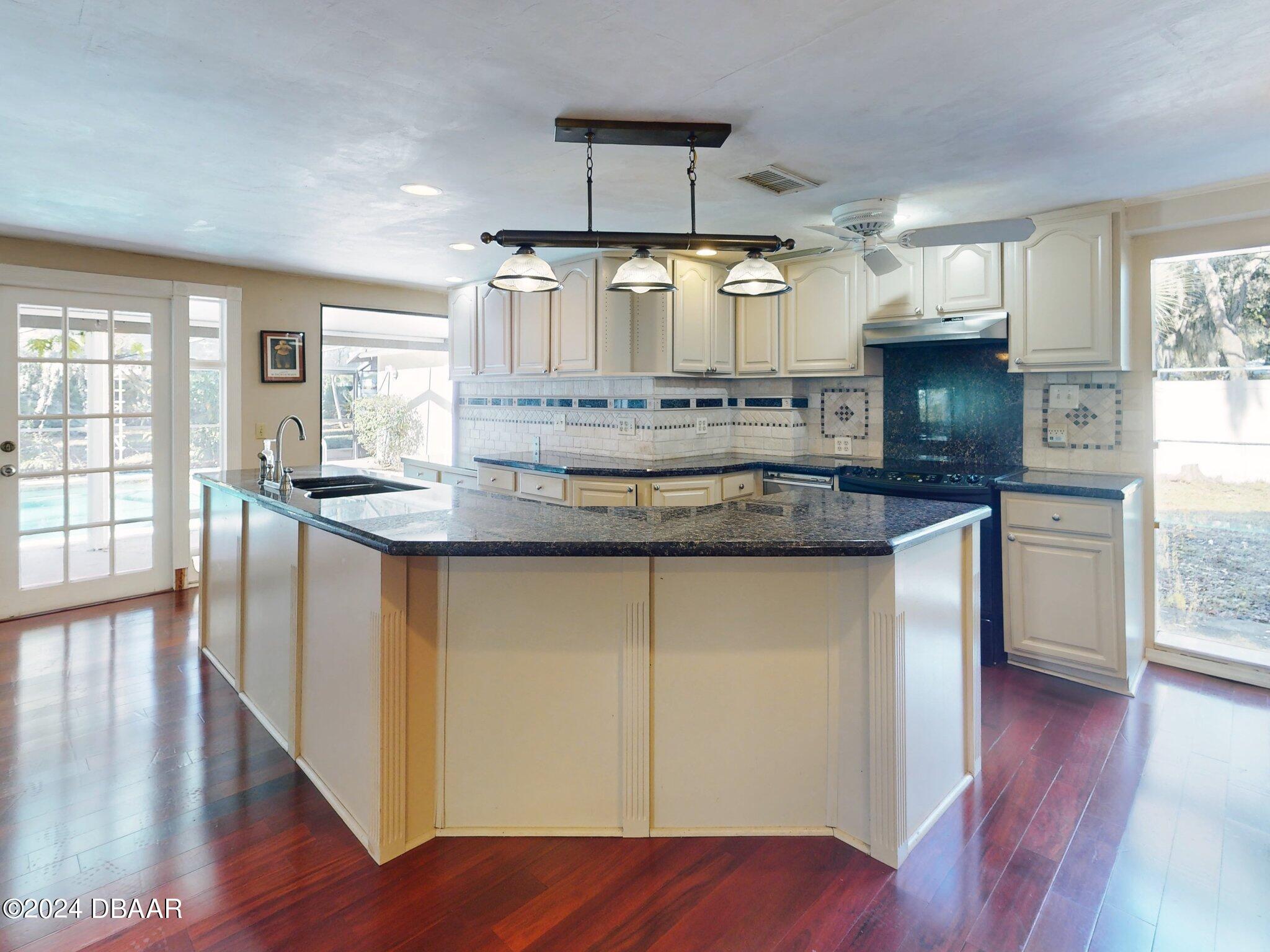 234 South Riverside Drive Edgewater, FL 32132 - Photo 18 of 134 032_234-n-riverside-dr-01122024_162648