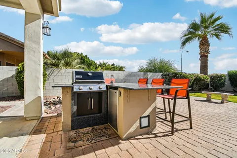 $824,900 | 923 West Windsong Drive, Phoenix, AZ 85045