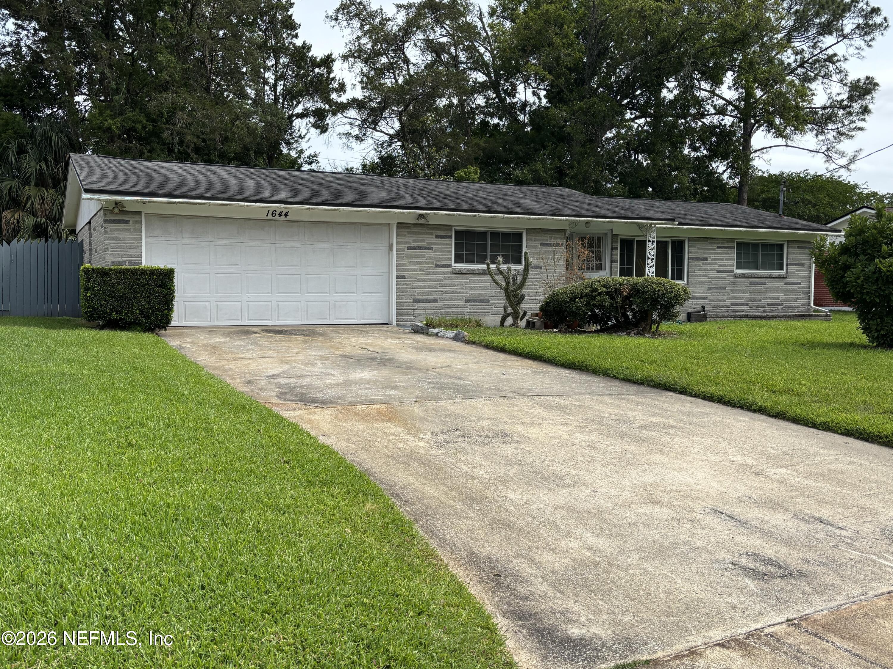 1644 Lessard Circle Jacksonville, FL 32208 - Photo 1 of 26 Front View