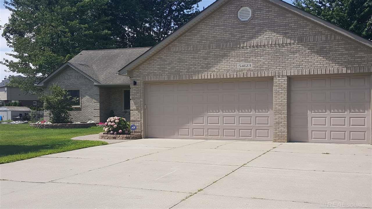 54123 County Line Road New Baltimore, MI 48047 - Photo 6 of 36 31328190-5.JPG
