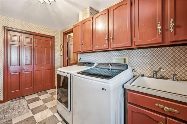 $565,000 | 3599 McConnell Road, Hermitage, PA 16148