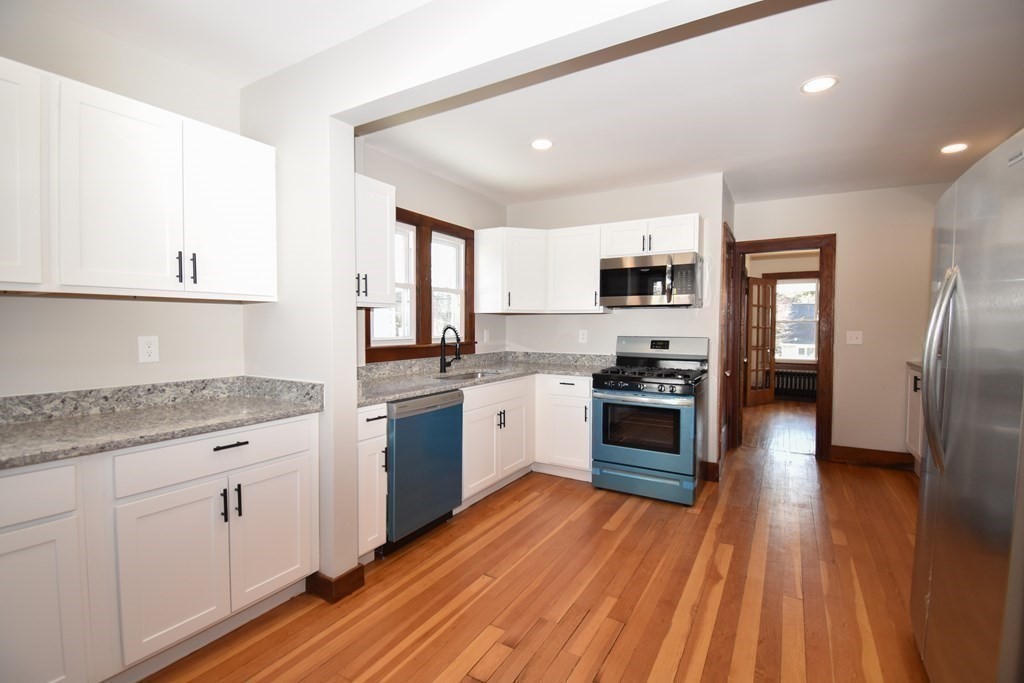 945 Allen Street Springfield, MA 01118 - Photo 18 of 40