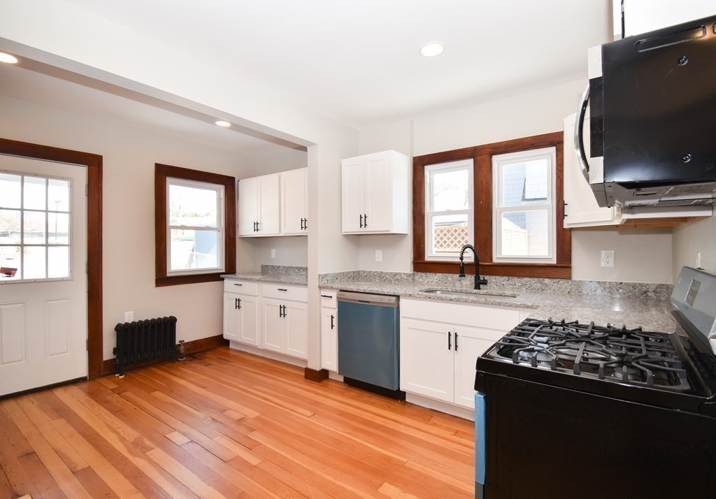 945 Allen Street Springfield, MA 01118 - Photo 19 of 40