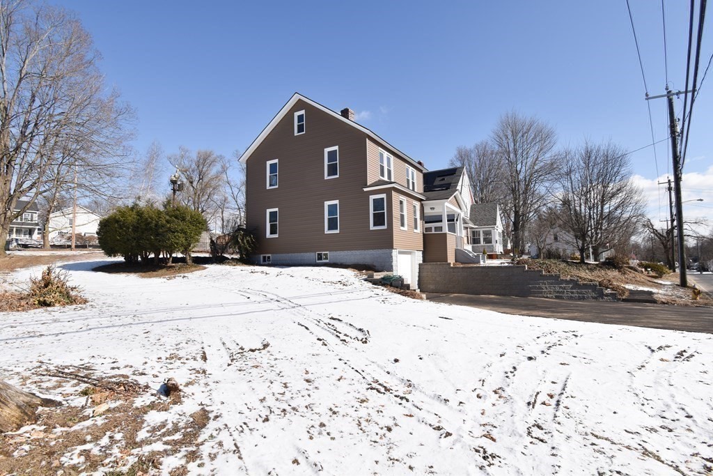 945 Allen Street Springfield, MA 01118 - Photo 4 of 40