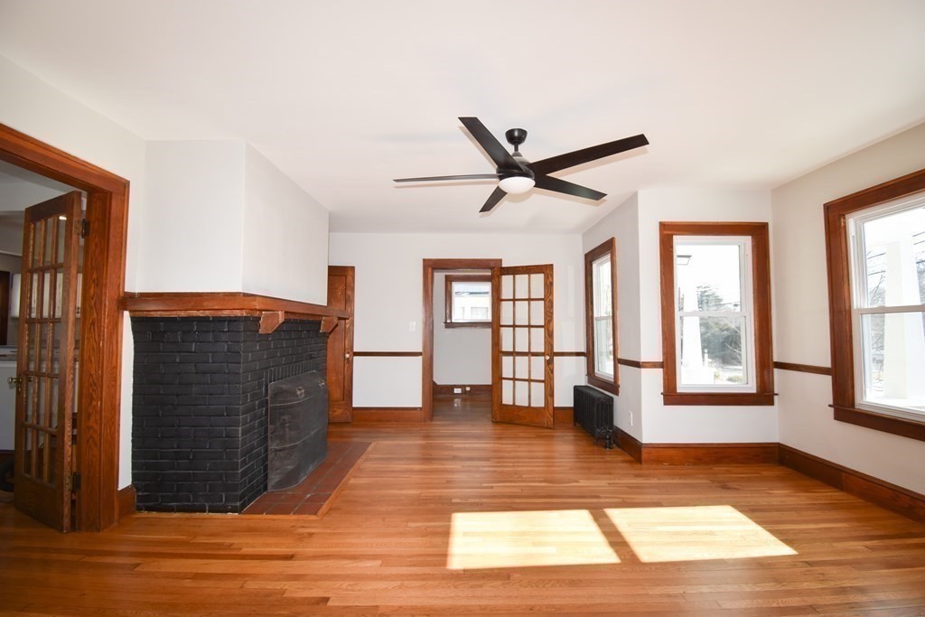 945 Allen Street Springfield, MA 01118 - Photo 6 of 40