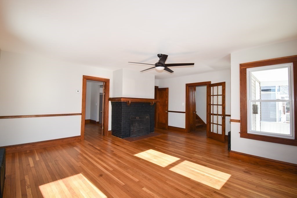 945 Allen Street Springfield, MA 01118 - Photo 7 of 40