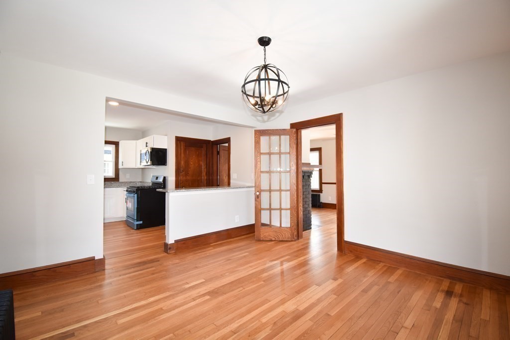 945 Allen Street Springfield, MA 01118 - Photo 8 of 40