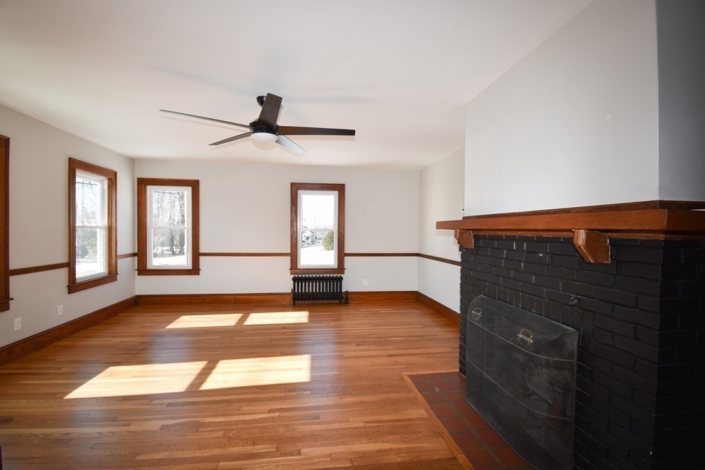 945 Allen Street Springfield, MA 01118 - Photo 9 of 40