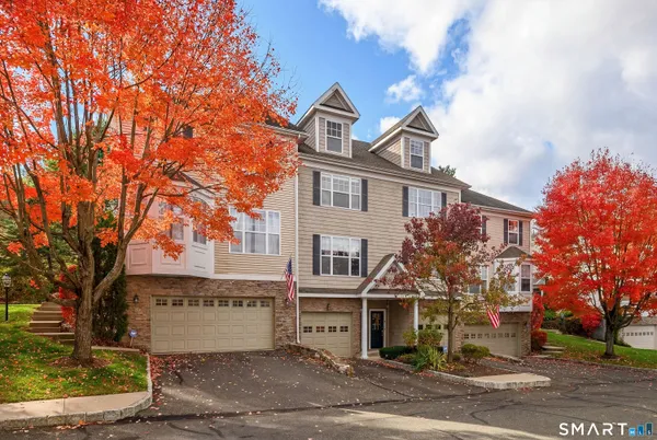 $485,000 | 92 Woodcrest Lane, Unit 92, Danbury, CT 06810