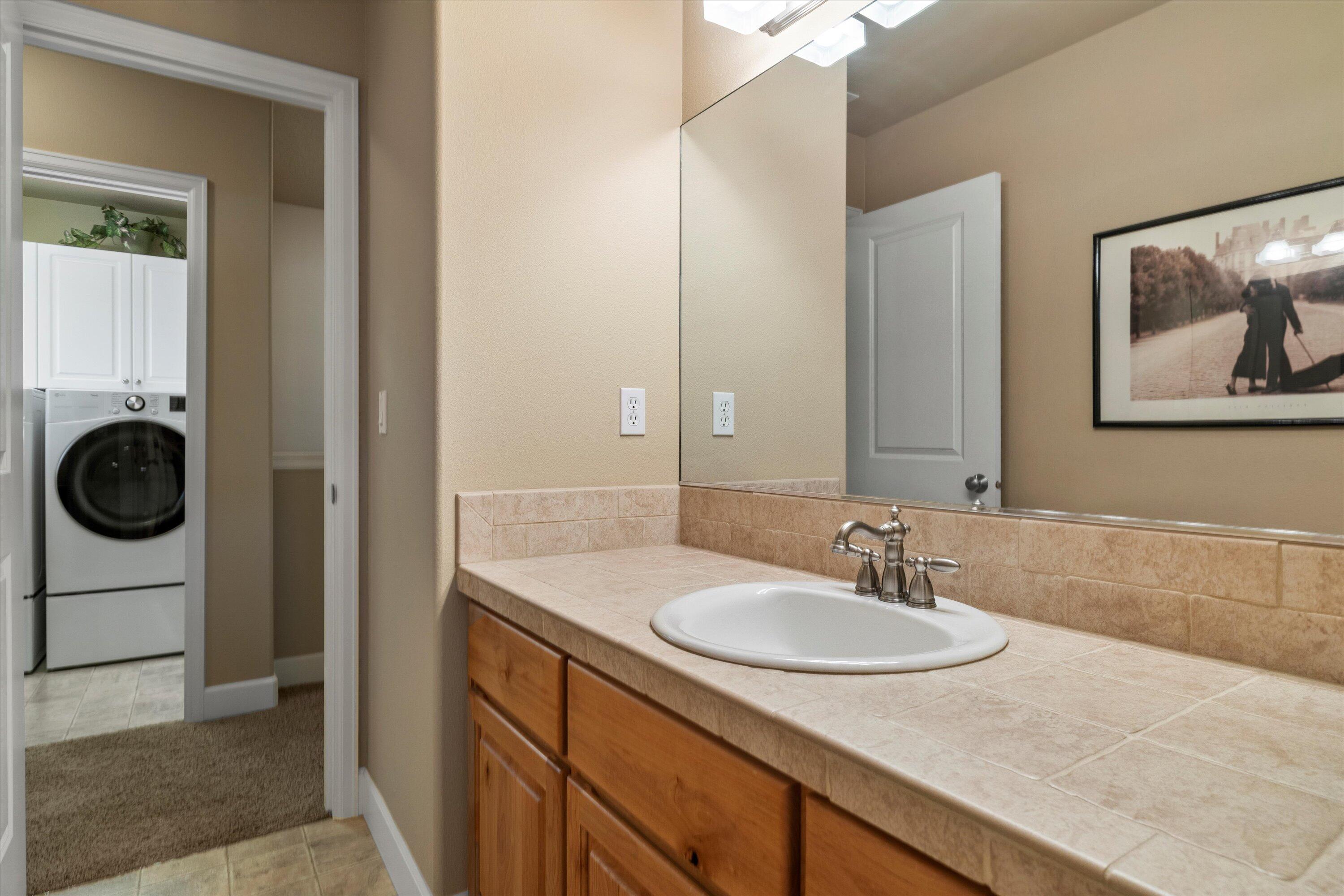 61283 Splendor Lane Bend, OR 97702 - Photo 24 of 25 2nd bath