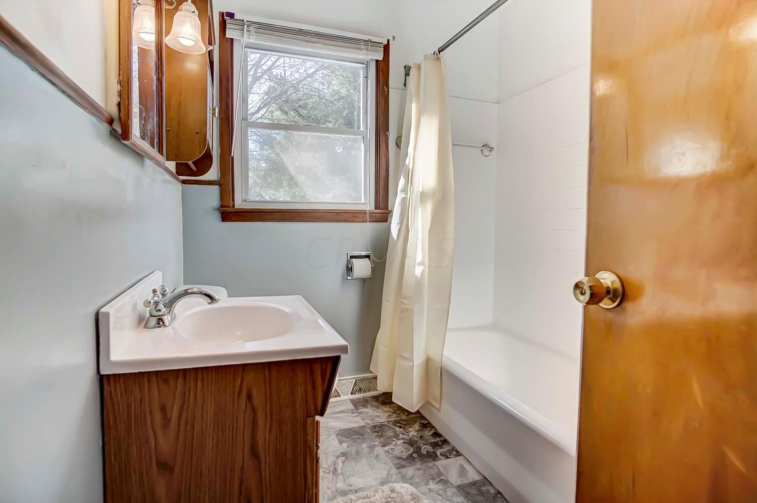 1027 London Road West Jefferson, OH 43162 - Photo 24 of 40
