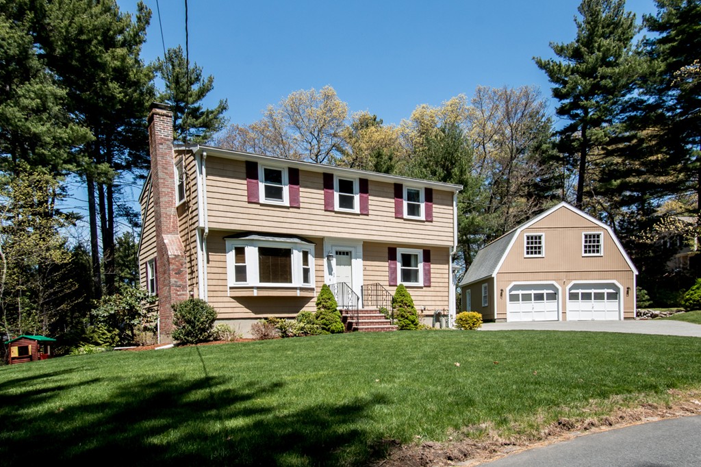 14 Foster Road Burlington, MA 01803 - Photo 3 of 30 Gallery Image 3