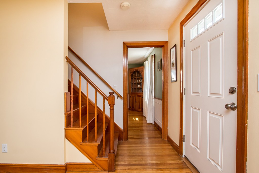 14 Foster Road Burlington, MA 01803 - Photo 4 of 30 Gallery Image 4