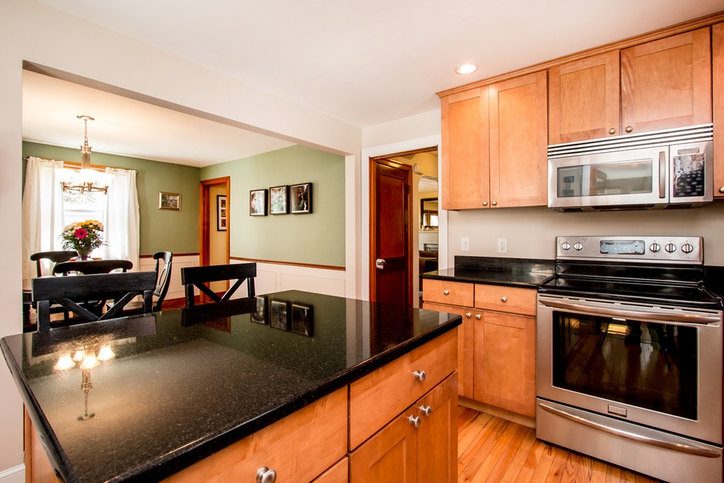 14 Foster Road Burlington, MA 01803 - Photo 10 of 30 Gallery Image 10