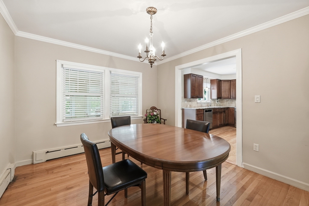 22 Maxdale Road Worcester, MA 01602 - Photo 9 of 34
