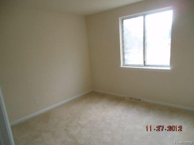 6616 Walters Road Clarkston, MI 48346 - Photo 7 of 11 BED 1.jpg