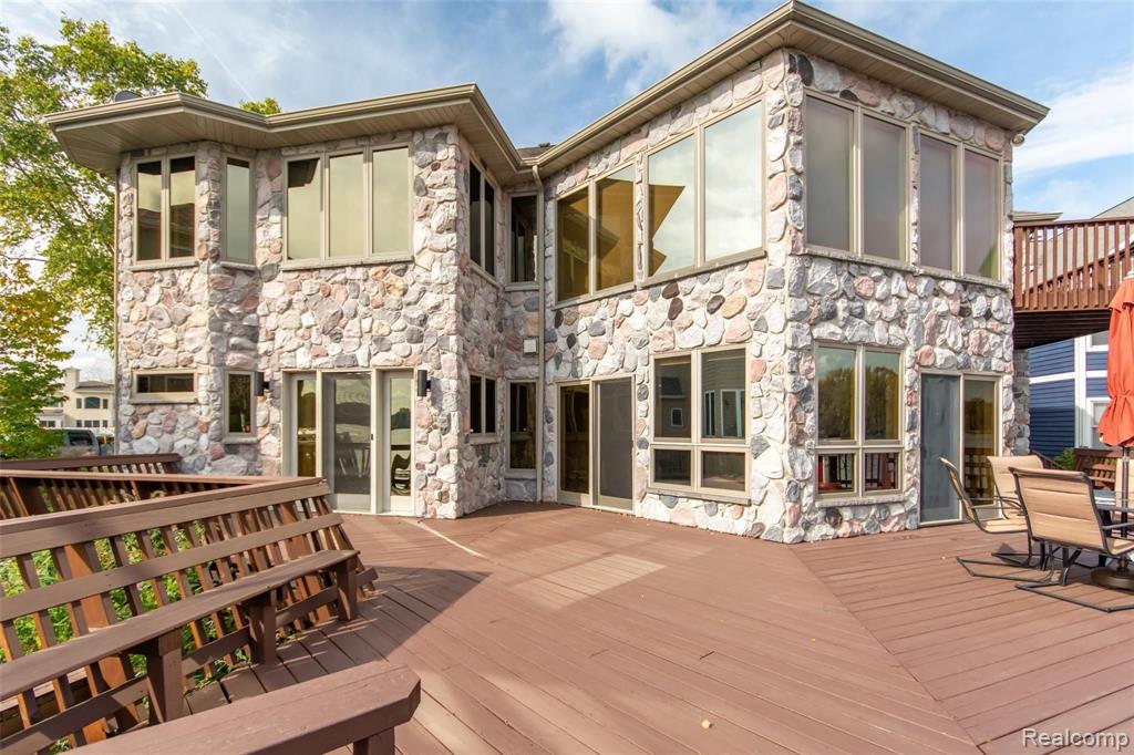 2349 Riverside Pointe Drive St. Joseph, MI 49085 - Photo 3 of 62