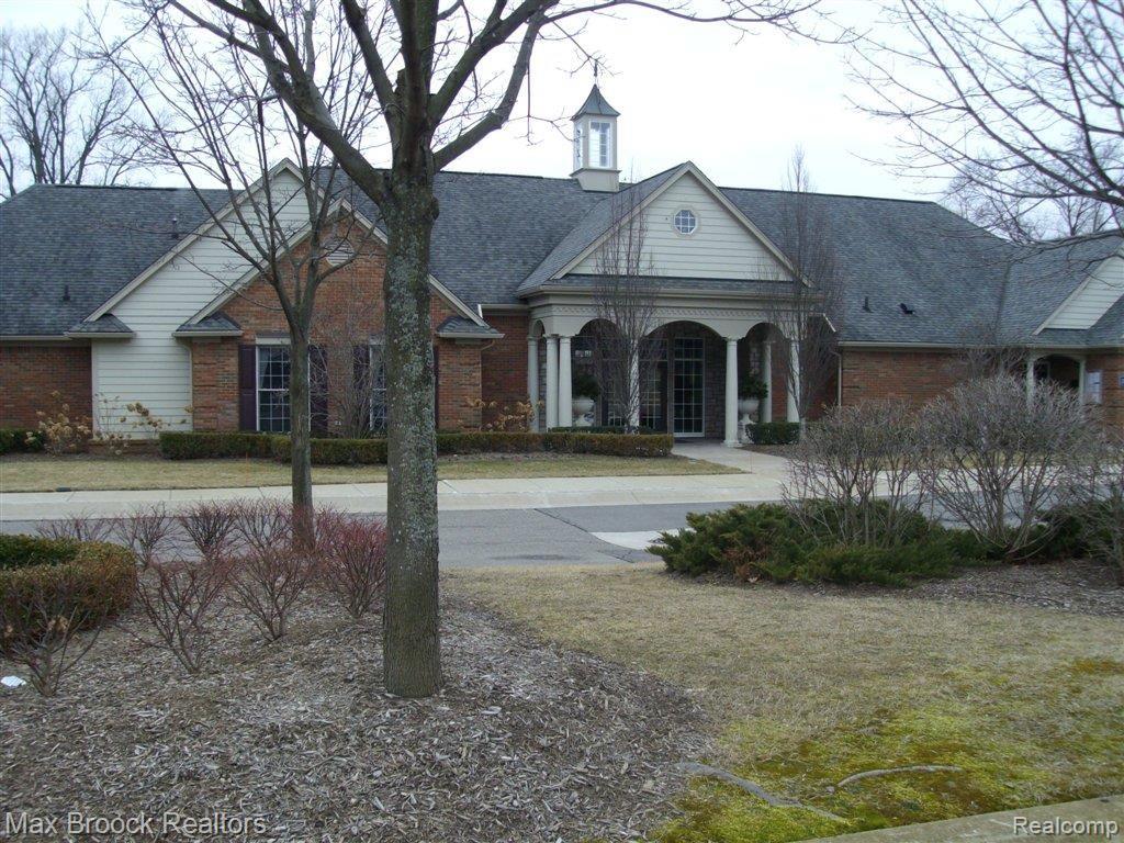 5290 Brookemonte Circle, Unit 345 Rochester, MI 48306 - Photo 5 of 21 Clubhouse Pool.JPG
