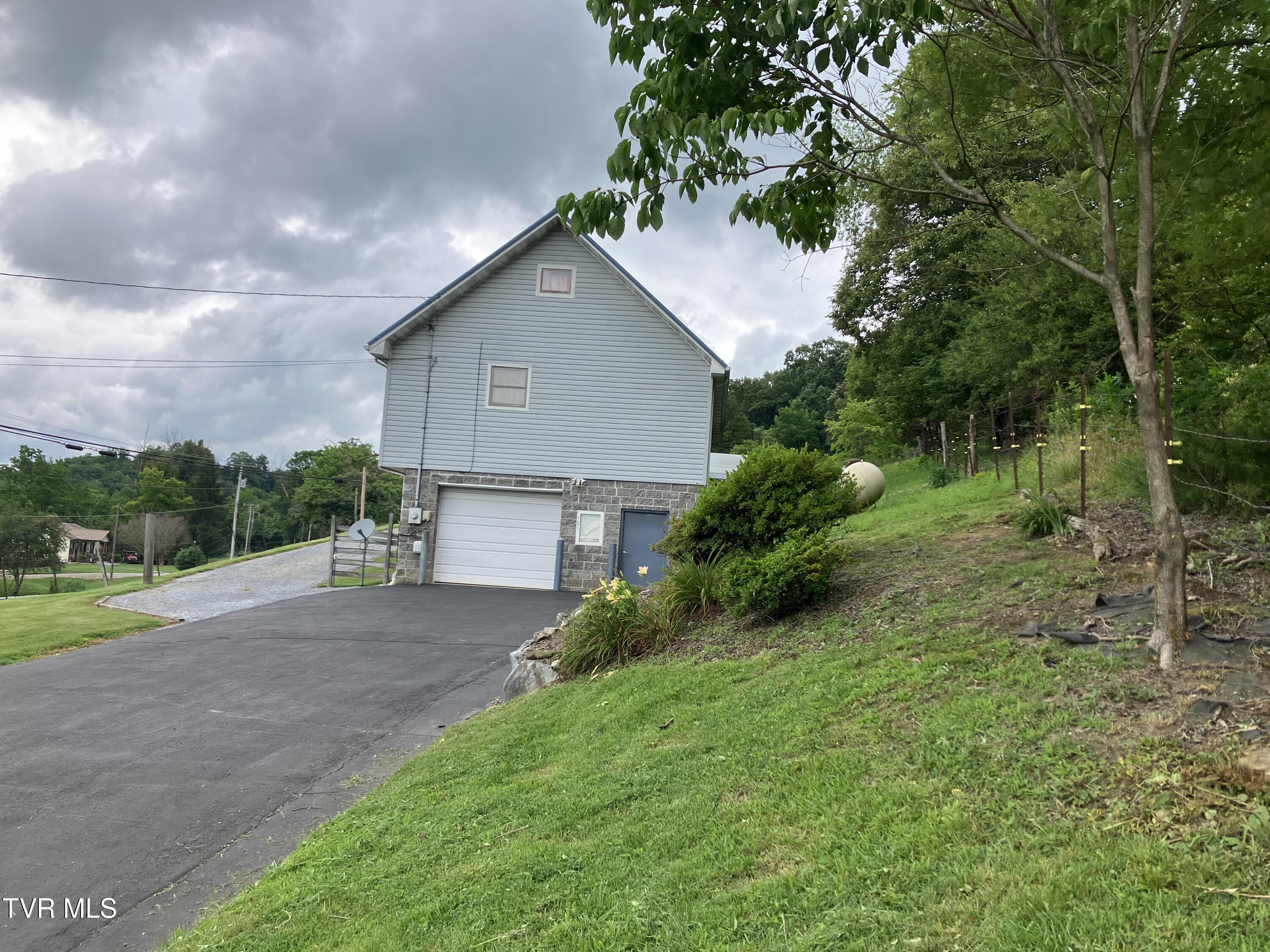 101 Tommy Campbell Road Jonesborough, TN 37659 - Photo 7 of 29 IMG_3713