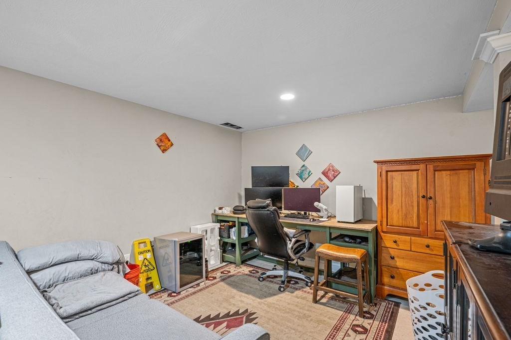 10 Caitlin Road Salisbury, MA 01952 - Photo 28 of 33