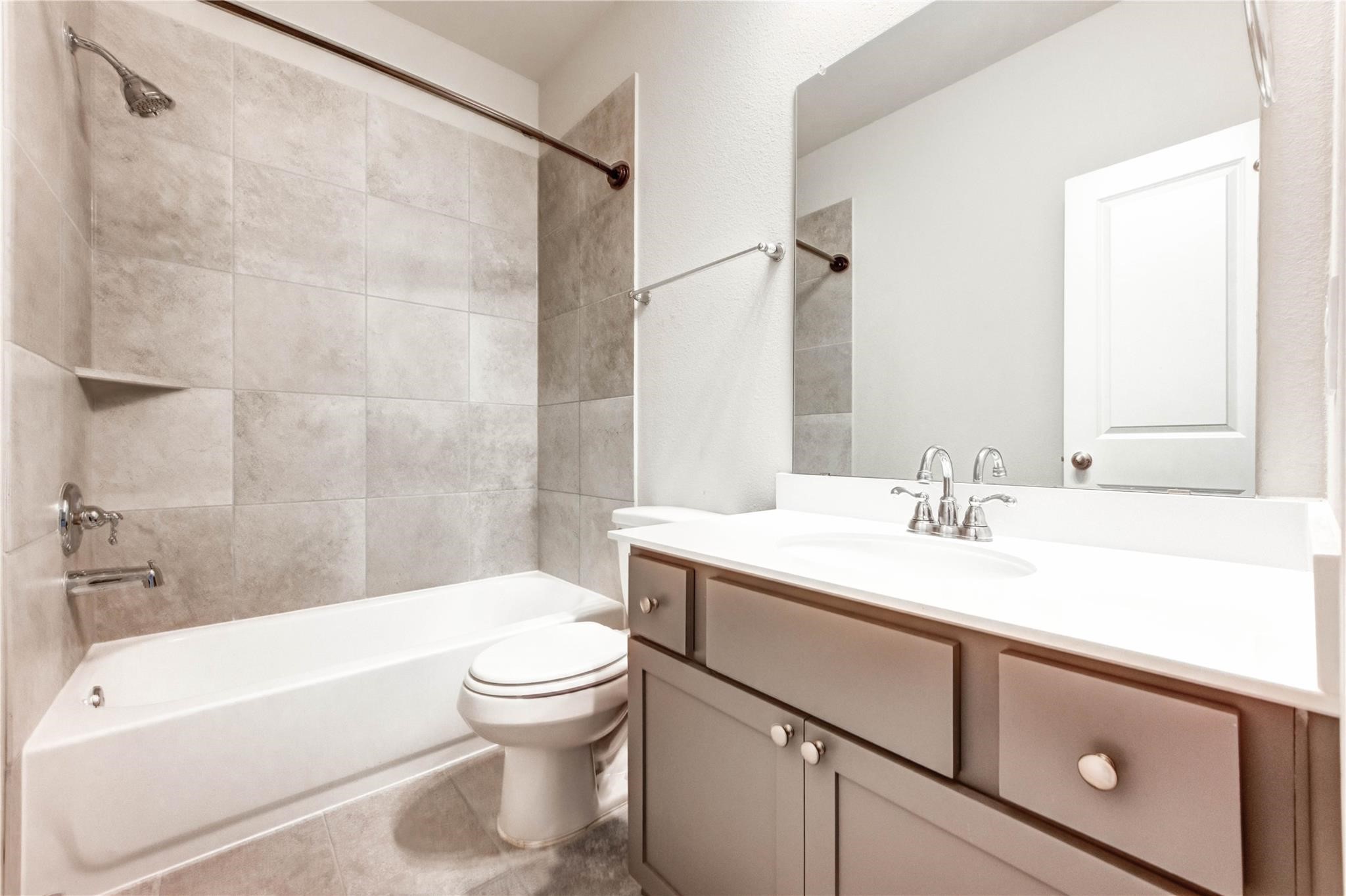 4806 Cedar Butte Lane Manvel, TX 77578 - Photo 11 of 18 Second Bathroom (2025)