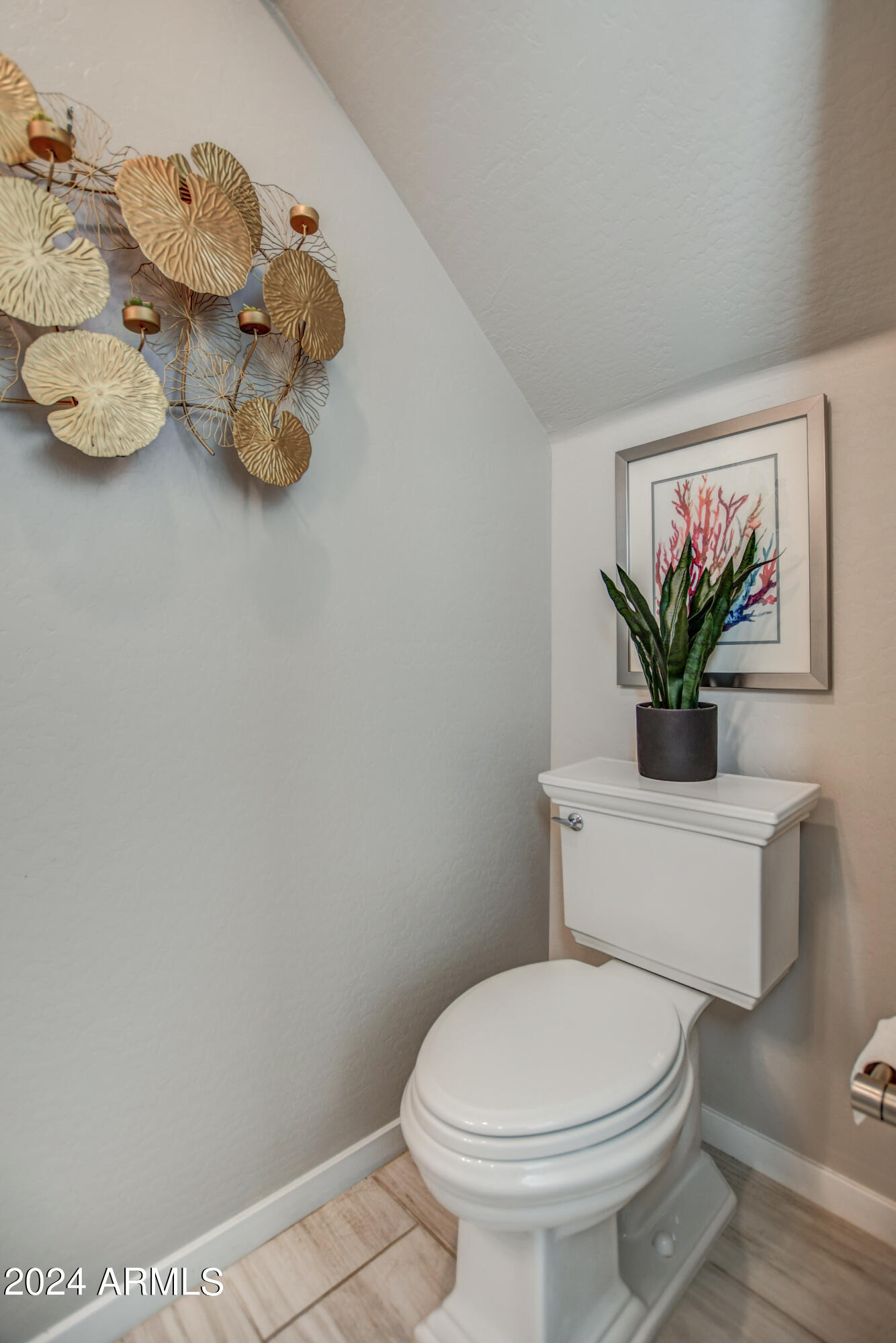 901 South Smith Road, Unit 1033 Tempe, AZ 85281 - Photo 25 of 43 a bathroom with a sink and a toilet