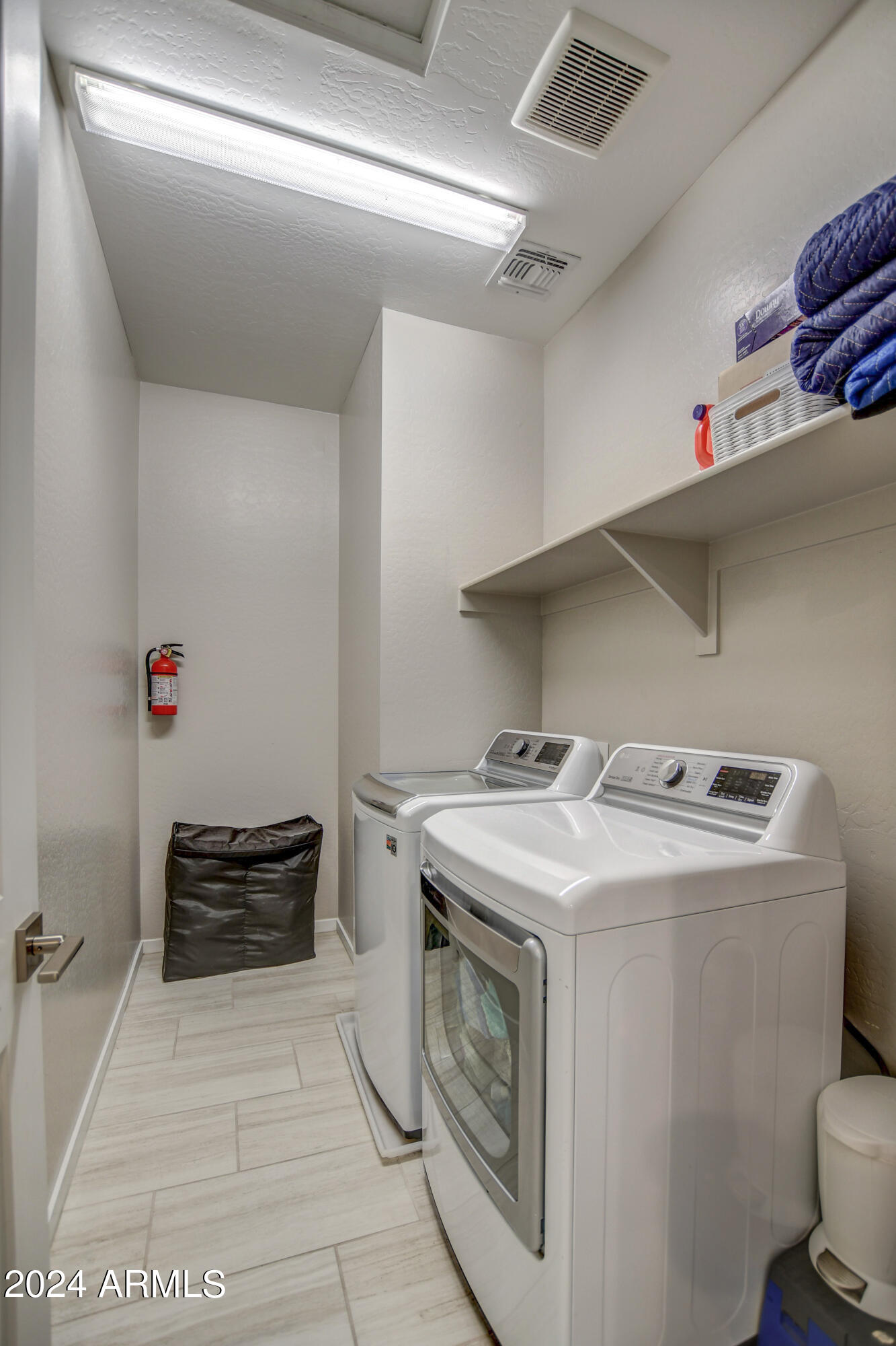 901 South Smith Road, Unit 1033 Tempe, AZ 85281 - Photo 29 of 43 a utility room with dryer and washer