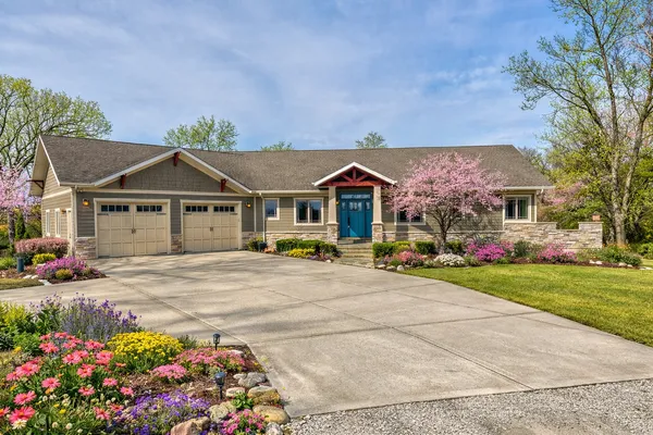 $826,900 | 941 North 2150th Road, Ottawa, IL 61350