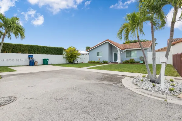 $4,000 | 2222 Southwest 138th Avenue, Miami, FL 33175