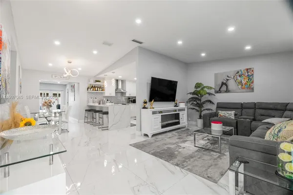 $4,000 | 2222 Southwest 138th Avenue, Miami, FL 33175